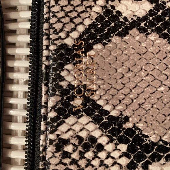 Victorias Secret Faux Snakeskin Wristlet - Picture 3 of 4